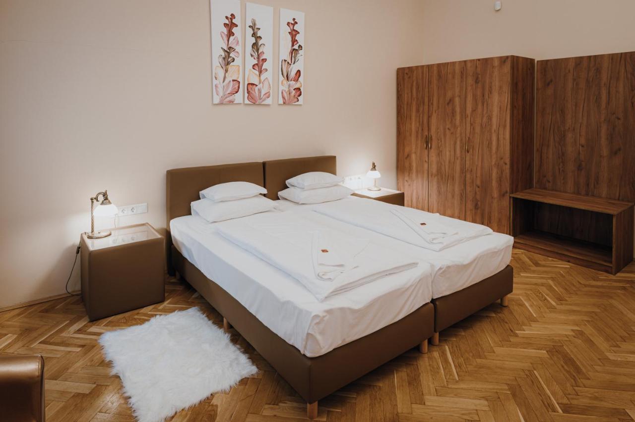 Dózsa Apartman Szeged Exterior foto